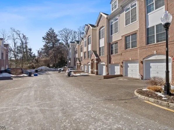 3 Ashley Ct #702, Hawthorne Boro, NJ 07506