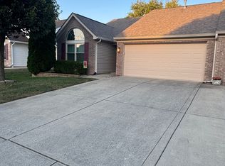 2839 Cadogan Dr, Greenwood, IN 46143