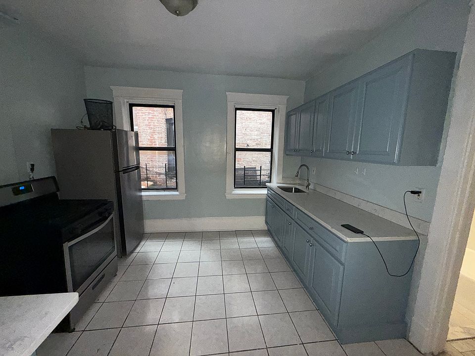 1st image of 471 S 5th Ave #3