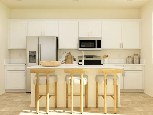 2478 Powell Dr, Rialto, CA 92377