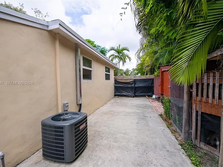 2241 Madison St — Photo 19