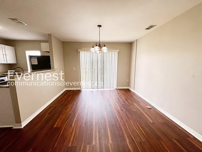 3823 Exeter Ln — Photo 8