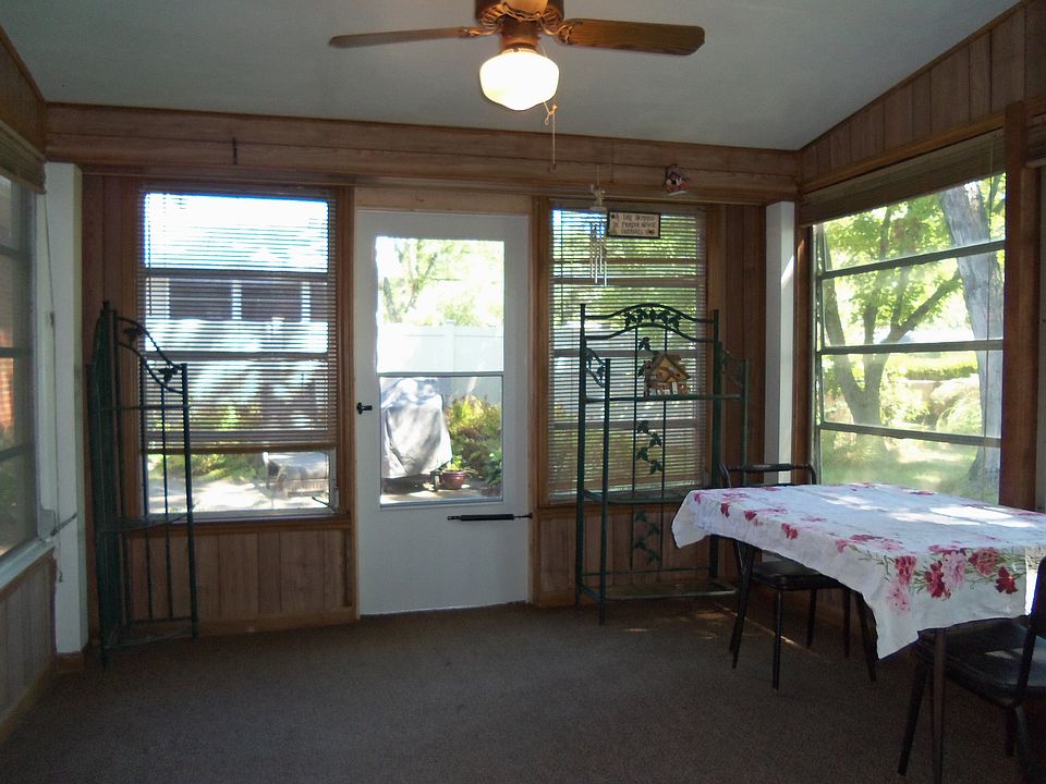 1st image of 486 Windsor Dr