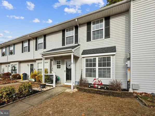 5 Grant Ln, Berlin, NJ 08009