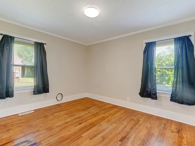 206 Merriman St — Photo 11