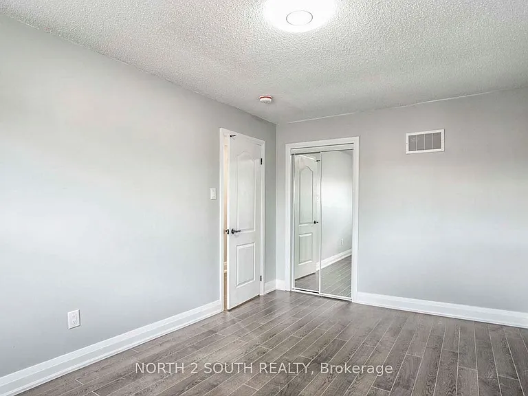 37 Loire Ct #UPPER — Photo 34