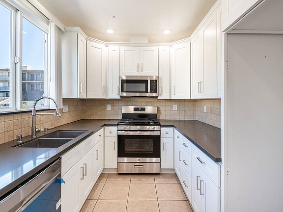 5th image of 526 E Elmwood Ave APT 103