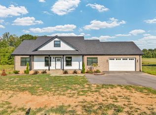 14181 Old Kentucky Rd, Walling, TN 38587