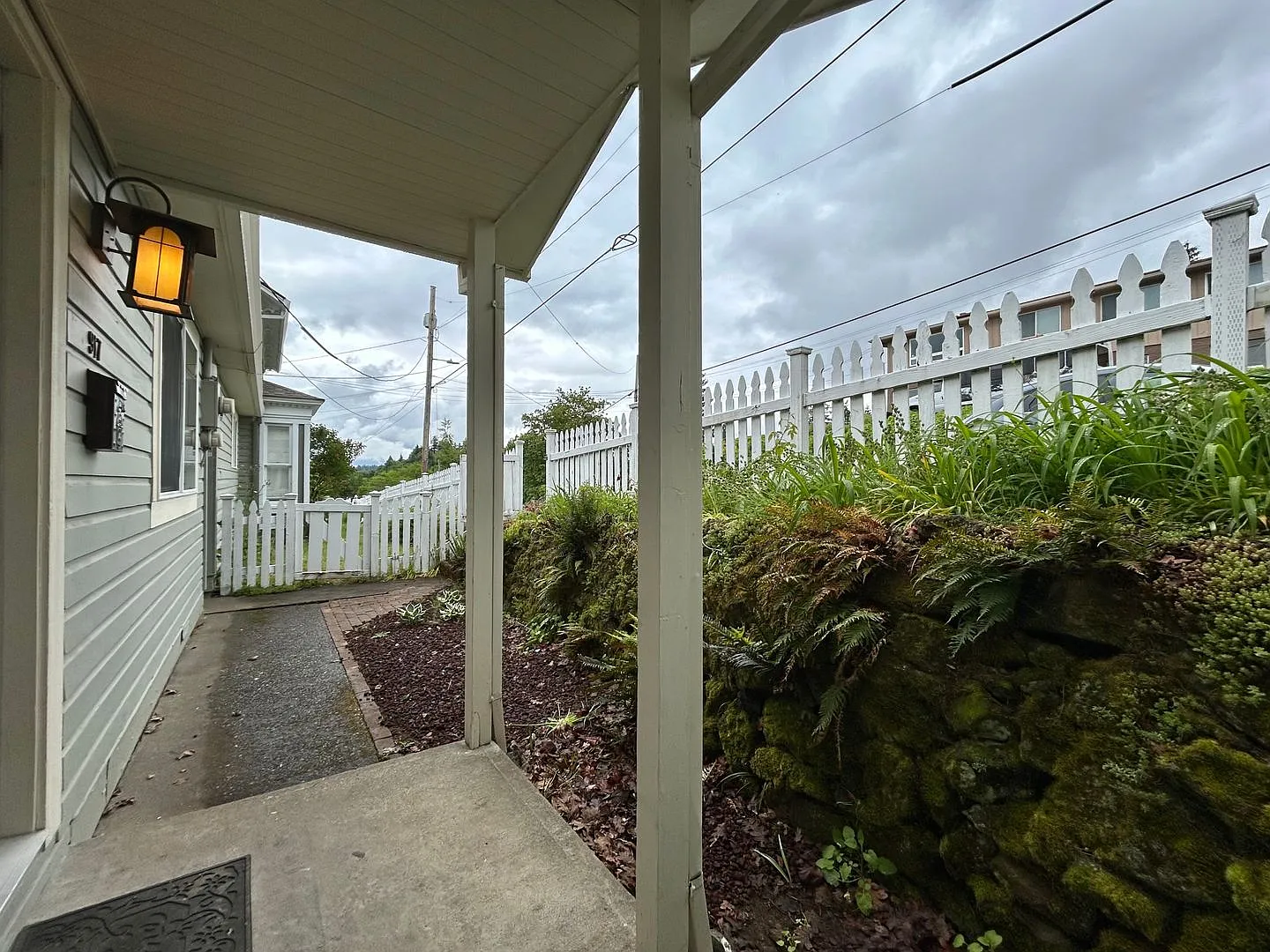 Charming 1-Bedroom Home with Private Fenced Yard! — Photo 4