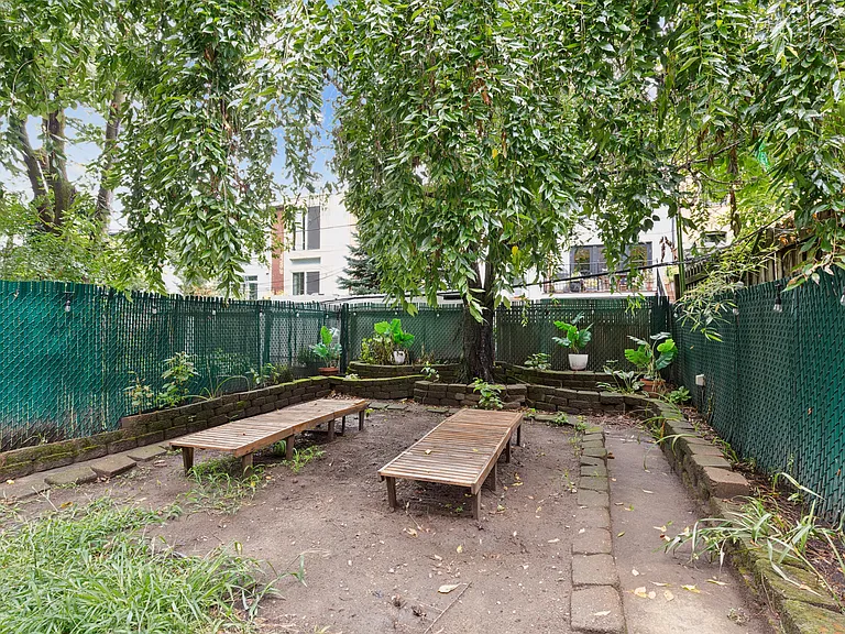 271 12th St #GARDEN — Photo 2