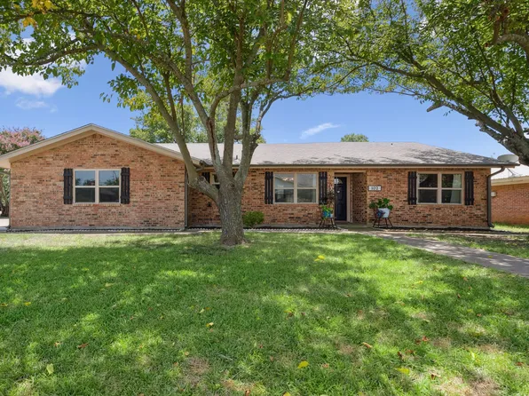 102 Sharp Dr, Stephenville, TX 76401