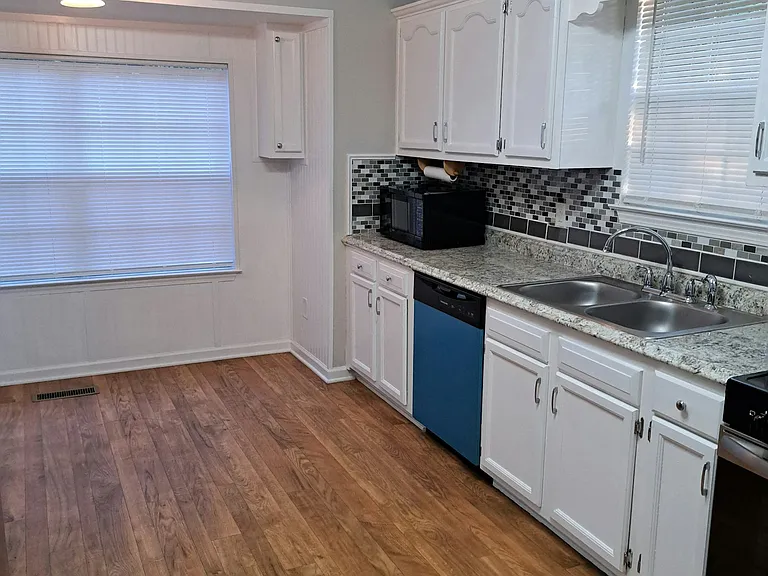 5217 Hickory Grove Cir — Photo 10