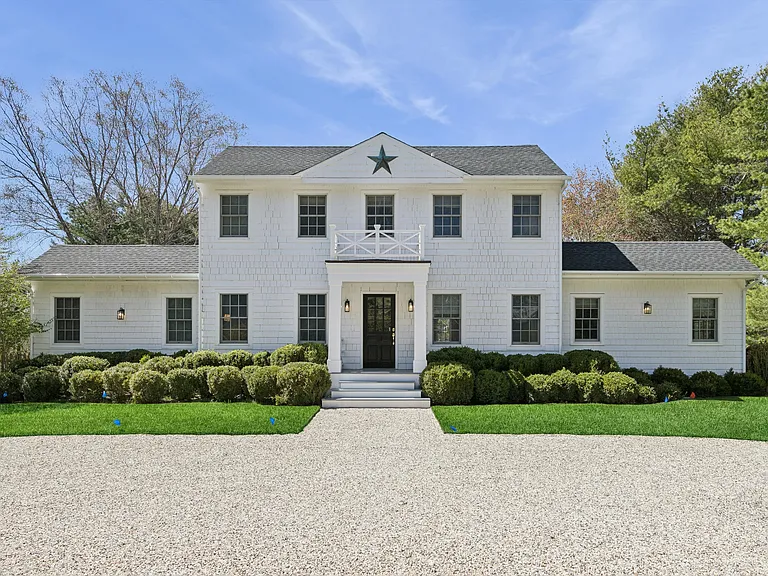 Mitchell Ln — Photo 1