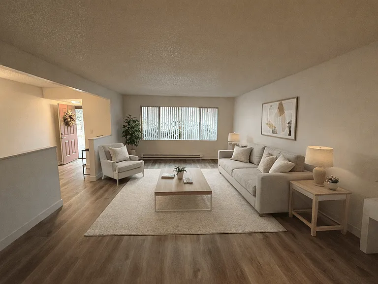 West Royal Apartments — Photo 17