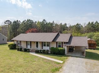 321 Gilbert St, Kilmarnock, VA 22482