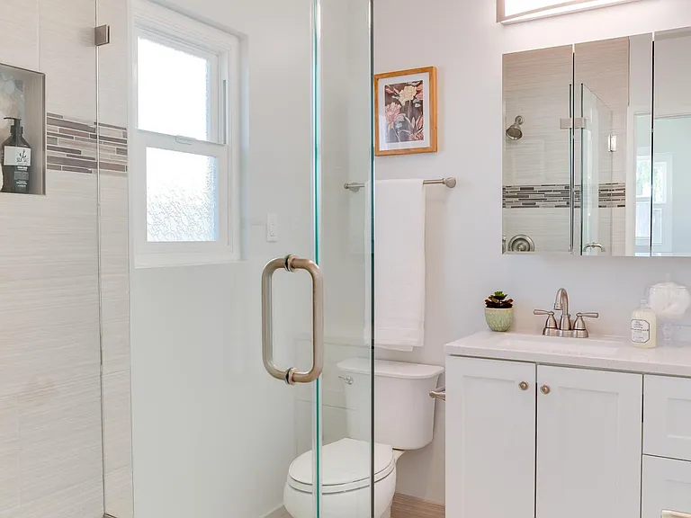 8345 Westlawn Ave — Photo 11