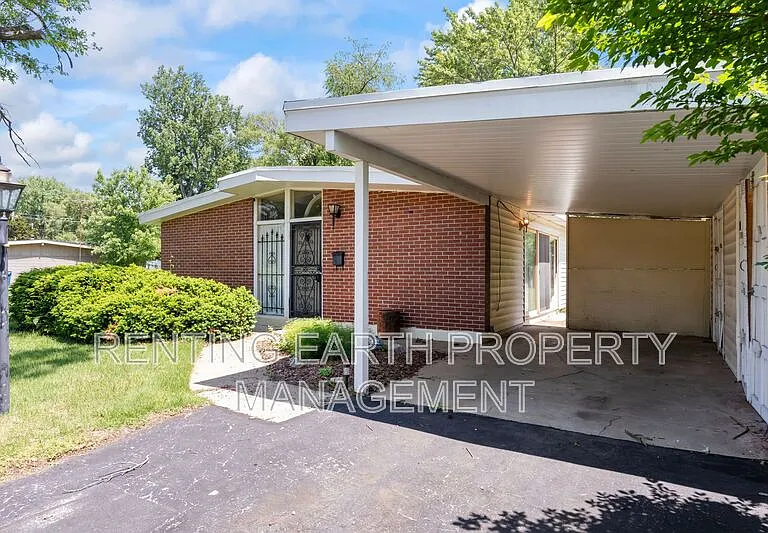 6452 Evergreen Blvd — Photo 8