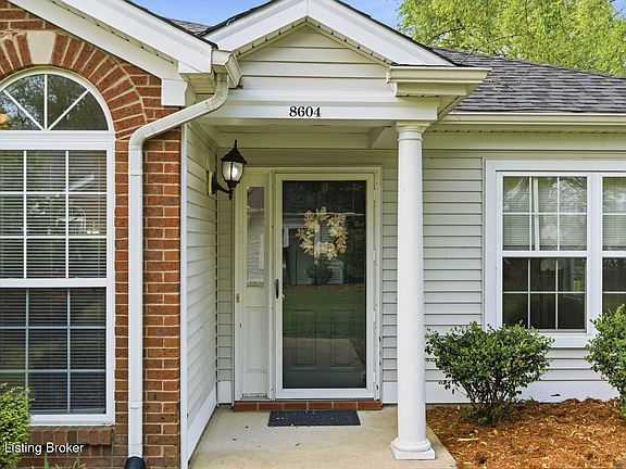 4th image of 8604 Forest Way Dr