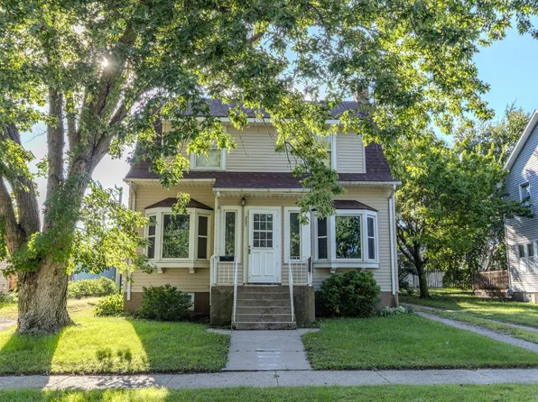 207 Park St, Jackson, MN 56143