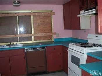3rd image of 1629 E Madison St
