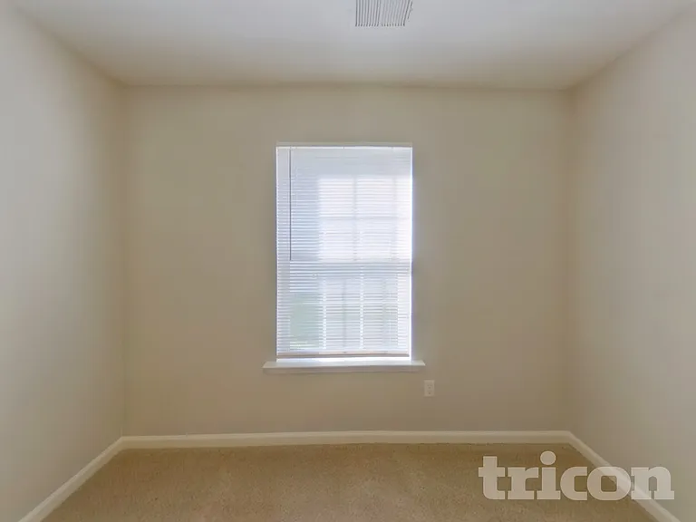 226 Blazer Dr — Photo 14