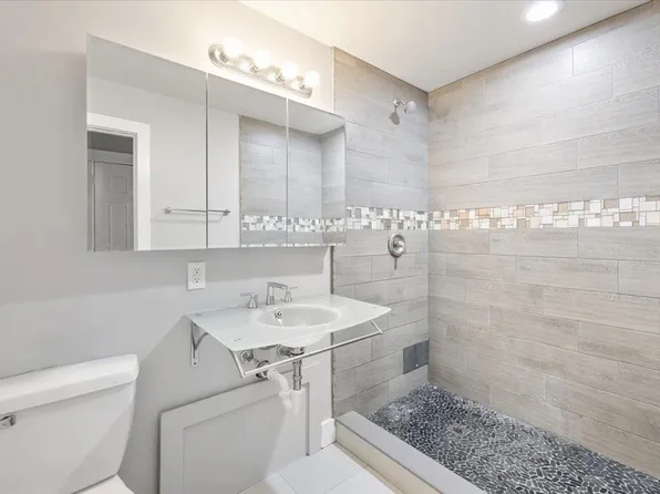 7435 Blvd East image 10 of 15