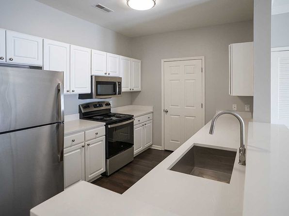 900 Selwyn Pl #500-546