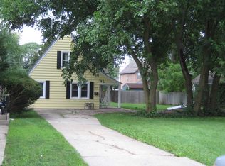 377 S Commonwealth Ave, Elgin, IL 60123