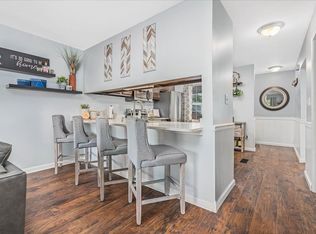 906 Ridge Ct, Brighton, MI 48116