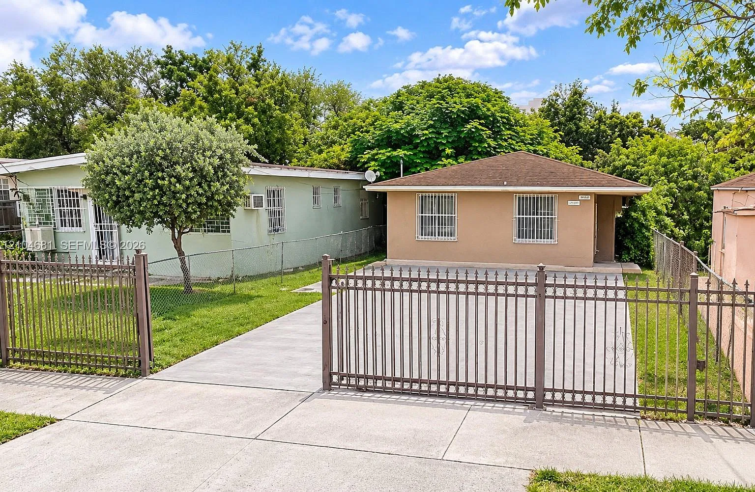 Garden City — Photo 1