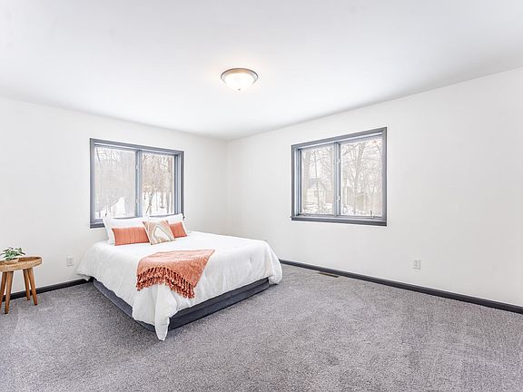 5th image of 10150 E Grandview Rd