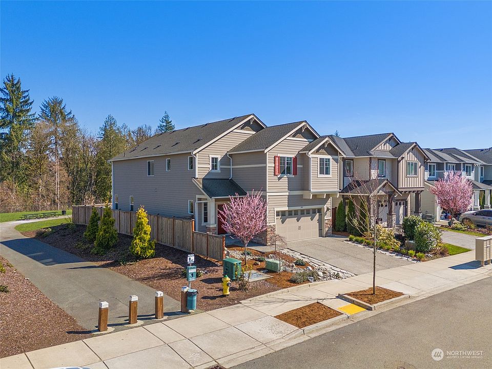 1st image of 1451 101st Avenue SE