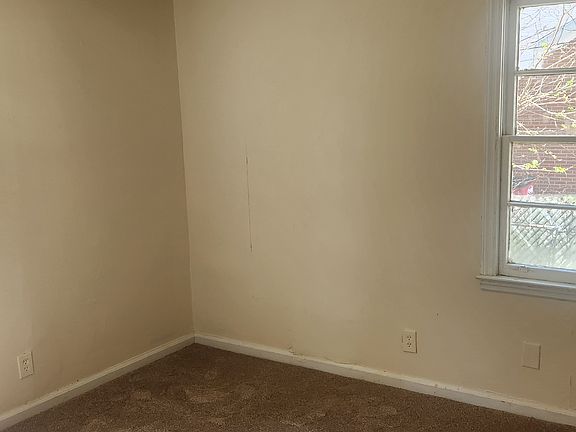 5th image of 2055 Pinehill Dr