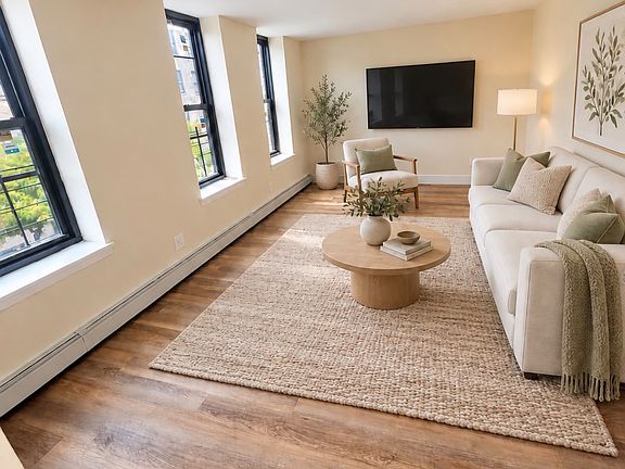 3rd image of 686 Beck St #B