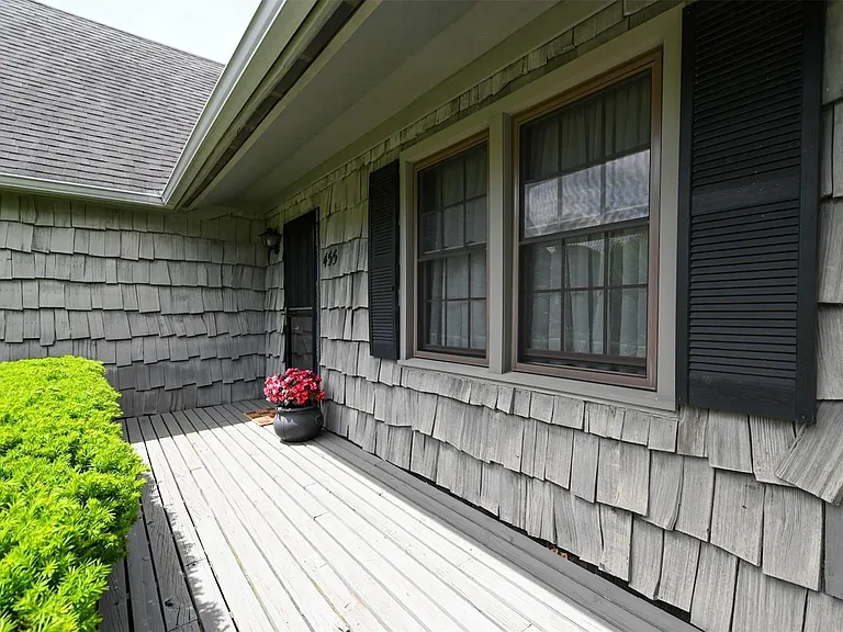 455 Fred St — Photo 4