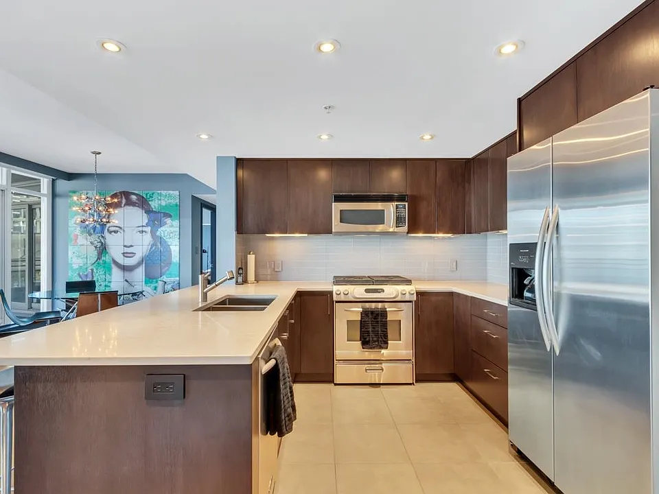1205 Hastings St W #2104