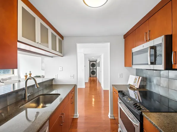 20 2nd Street image 15 of 43