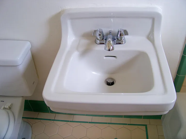 1422 N Serrano Ave #7 — Photo 22