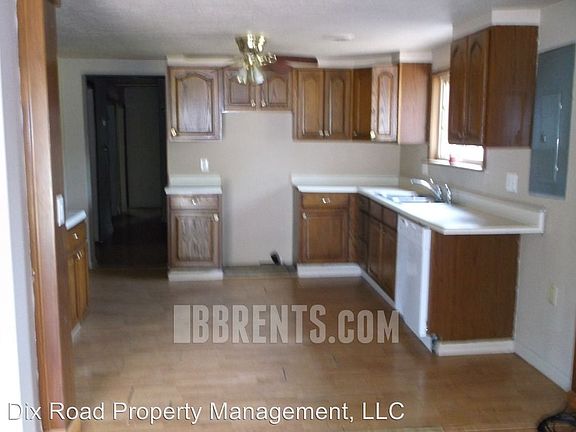 3rd image of 2315 Waneta Ave