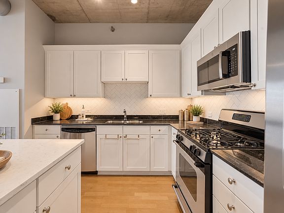 4th image of 720 N Larrabee St APT 1509
