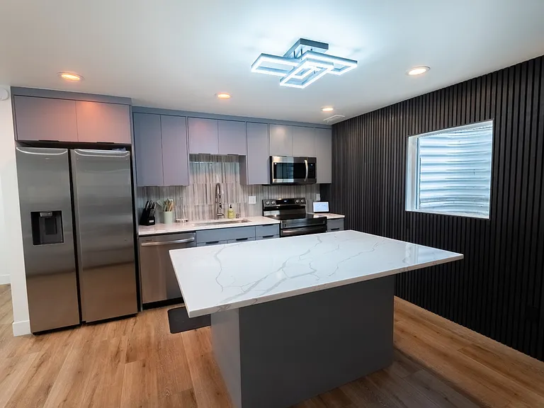 241 E Belmont Ave — Photo 11