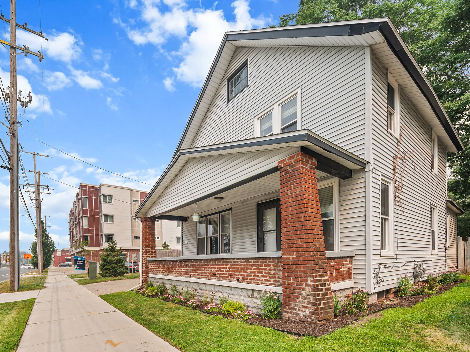 443 Hall St SE — Photo 3