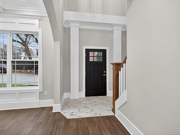 3rd image of 2504 Leland Ln
