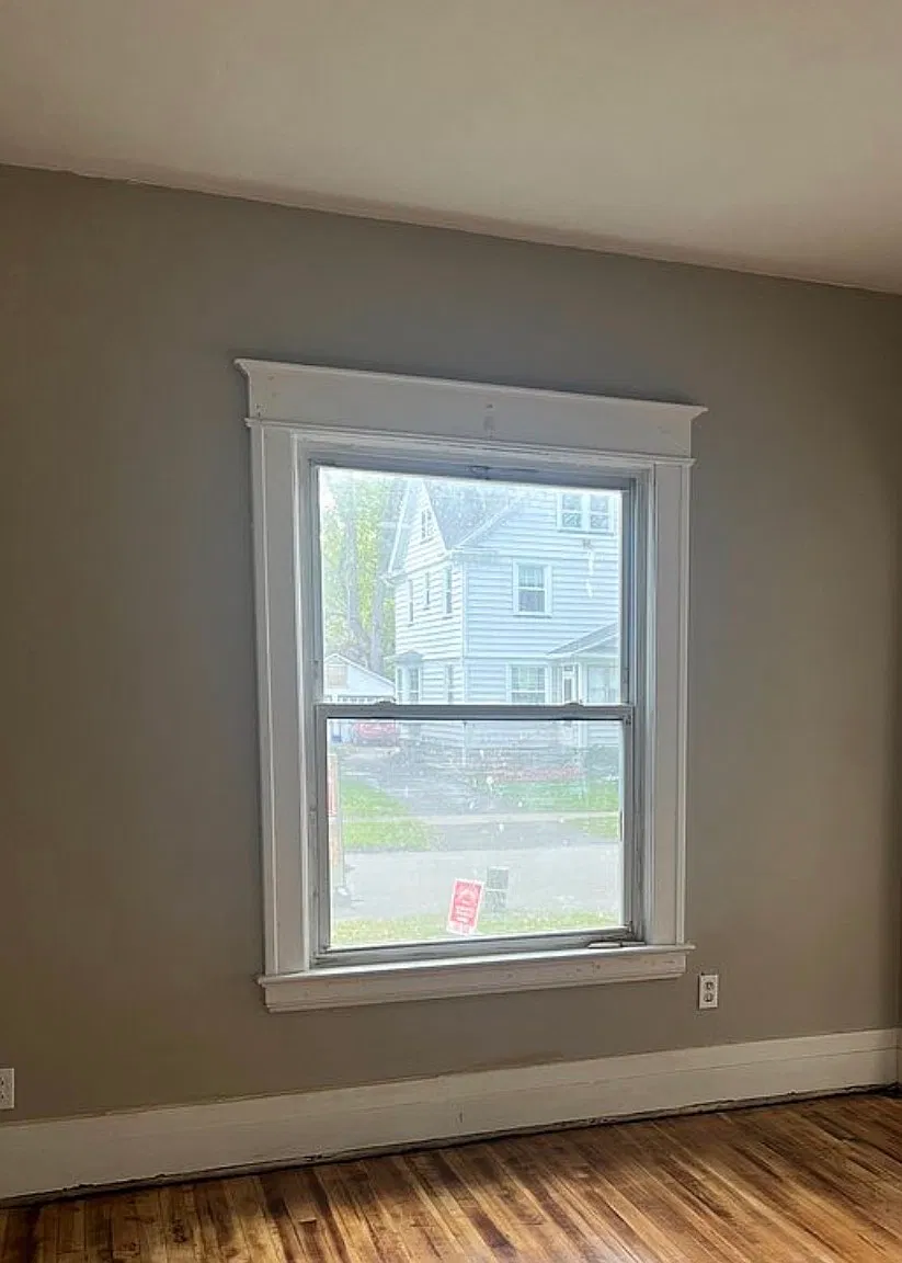 3 bed, 1000 sqft, $1,500 — Photo 2