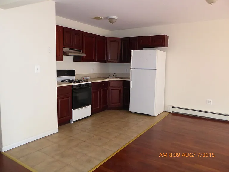 2471 Belmont Ave — Photo 5