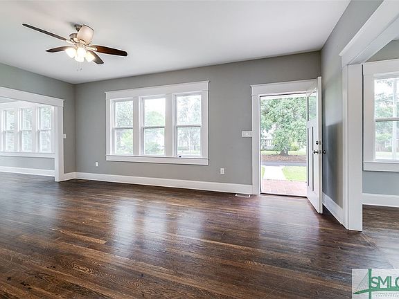 4th image of 702 Columbus Dr