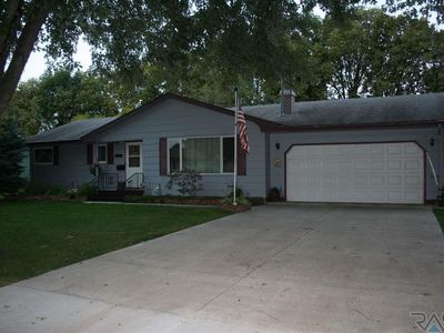 305 N Maple St, Viborg, SD, 57070