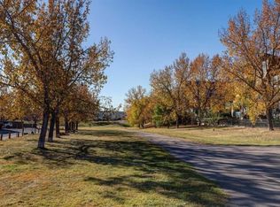 4455 D SW Greenview Dr NE #303, Calgary, AB T2E 6M1