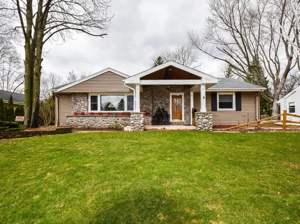 1333 North 118th STREET, Wauwatosa, WI 53226