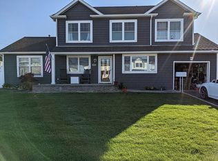 416 Lido Pkwy, Lindenhurst, NY 11757